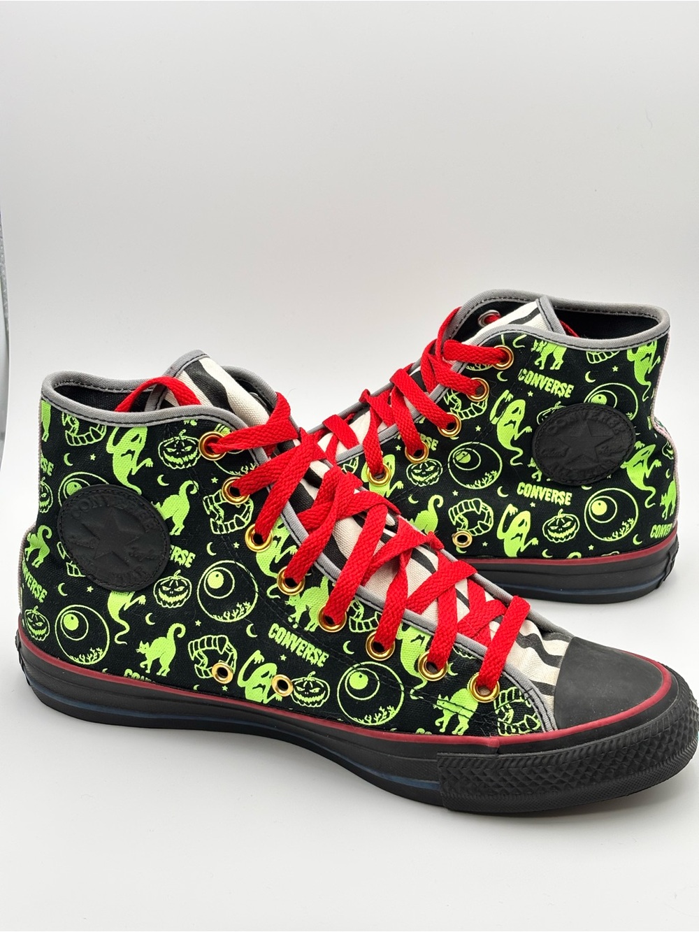 Converse Rare Limited Edition Holiday Graphic Shoes size 9